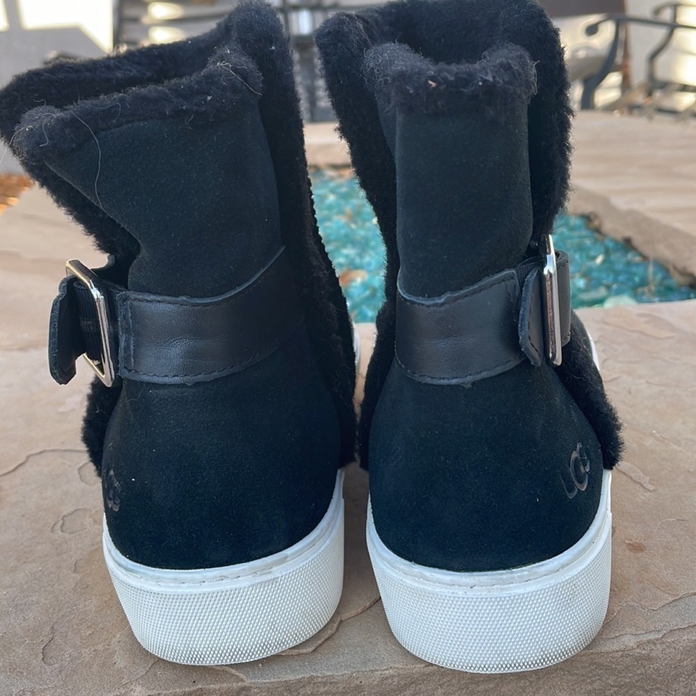 Ugg Lynus Black Suede Sneaker Size 11 - Picture 9 of 13